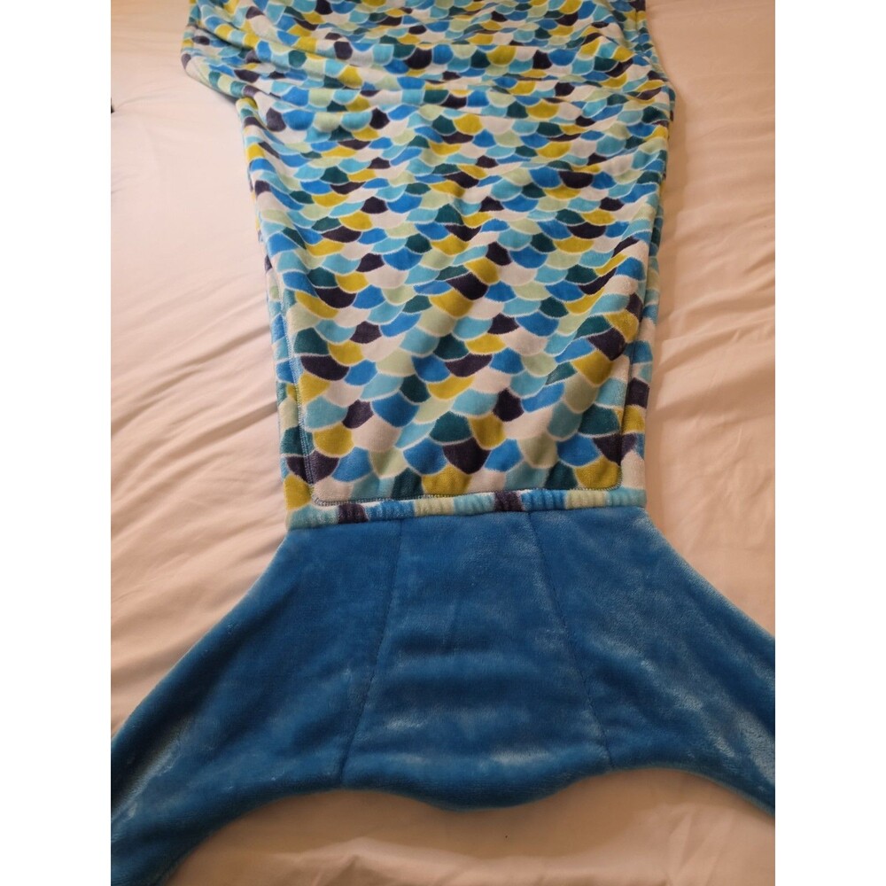 Cuddly Buddies Mermaid Tail Blanket Blue Scale Print Fleece Snuggle Wrap — Used
